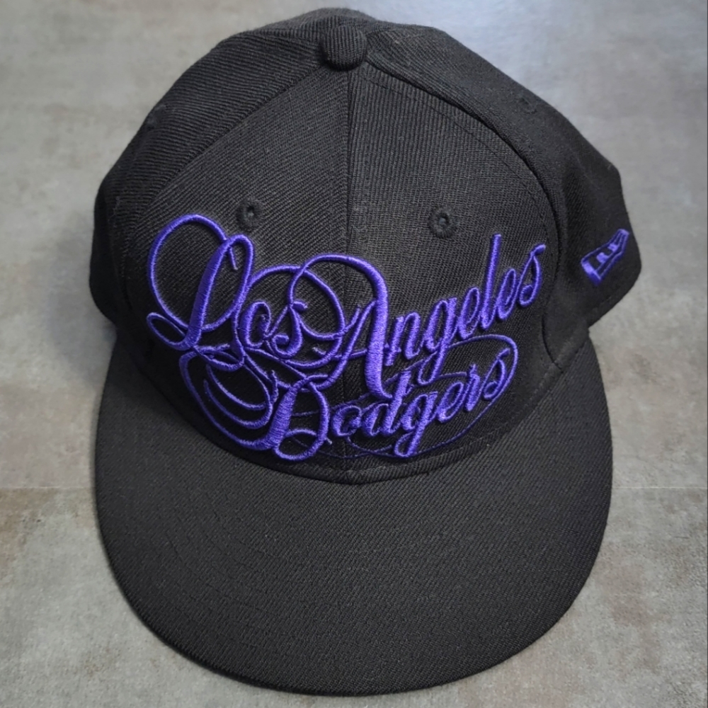 Los Angeles Dodgers New Era Black, Purple Script 59FIFTY Fitted Hat, size 7 1/4 - Picture 1 of 6